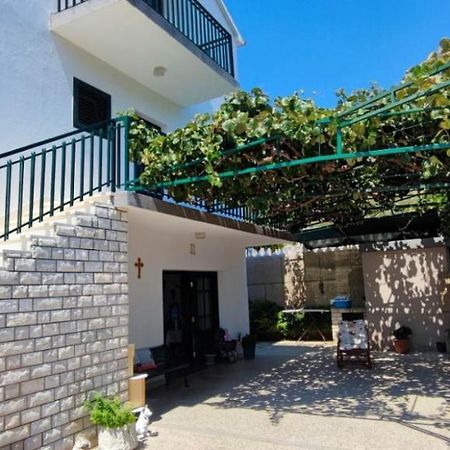 Apartments Racetin Marina Exterior photo