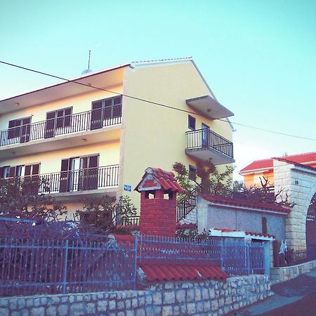 Apartments Racetin Marina Exterior photo