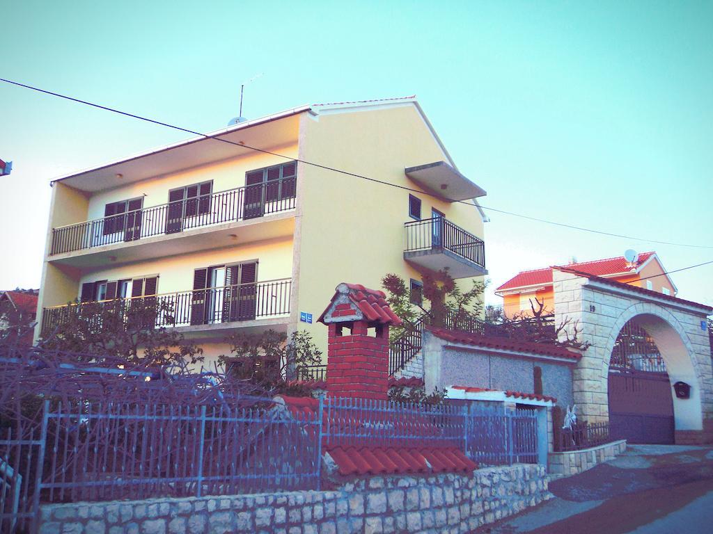 Apartments Racetin Marina Exterior photo